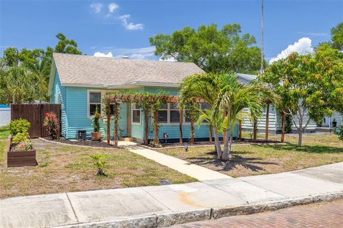 845 21st Ave S, ST PETERSBURG, FL, 33705-2771 | Card Image