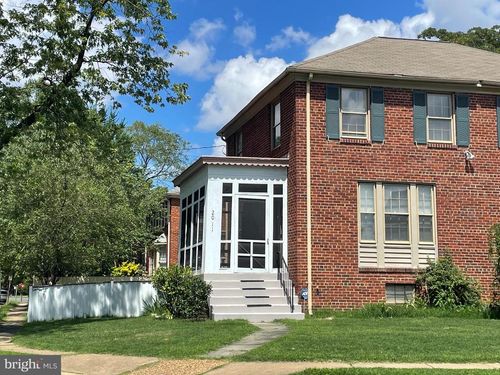 2011 27th St S, ARLINGTON, VA, 22206-2907 | Card Image