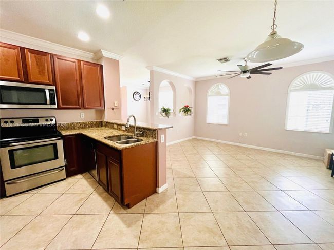 27287 - 27287 Sw 143rd Ave, Townhouse with 4 bedrooms, 2 bathrooms and null parking in Homestead FL | Image 9