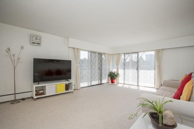 312 - 6660 Buswell Street, Condo with 2 bedrooms, 2 bathrooms and 1 parking in Richmond BC | Image 2