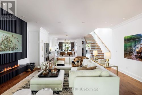 31 Third St, Etobicoke, ON, M8V2X7 | Card Image