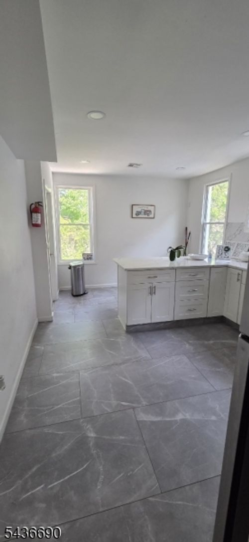 35 Vernon Ave, Newark, NJ, 07108-1403 | Card Image