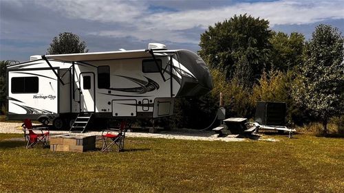 1 Woodland Ln, Linn Valley, KS, 66040-5428 | Card Image