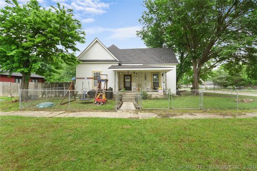 600 W 15th St, Ada, OK, 74820-6259 | Card Image