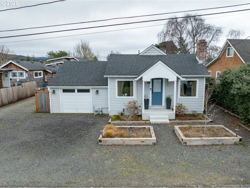 811 17th Ave, Seaside, OR, 97138 | Card Image