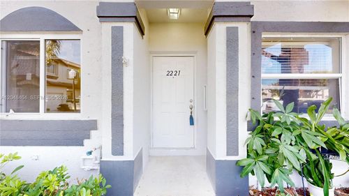 2221-2221 Se 26th Ln, Homestead, FL, 33035-1352 | Card Image