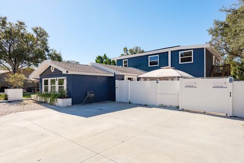 apt-a-819 10th St Sw, LARGO, FL, 33770-4557 | Card Image