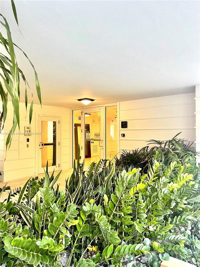 APT-3K - 607 Ocean Dr, Condo with 2 bedrooms, 2 bathrooms and null parking in Key Biscayne FL | Image 12