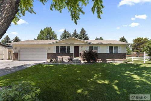 622 Maurine St, Idaho Falls, ID, 83401-4619 | Card Image
