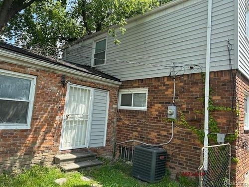 17233 Annchester Rd, Detroit, MI, 48219-3525 | Card Image