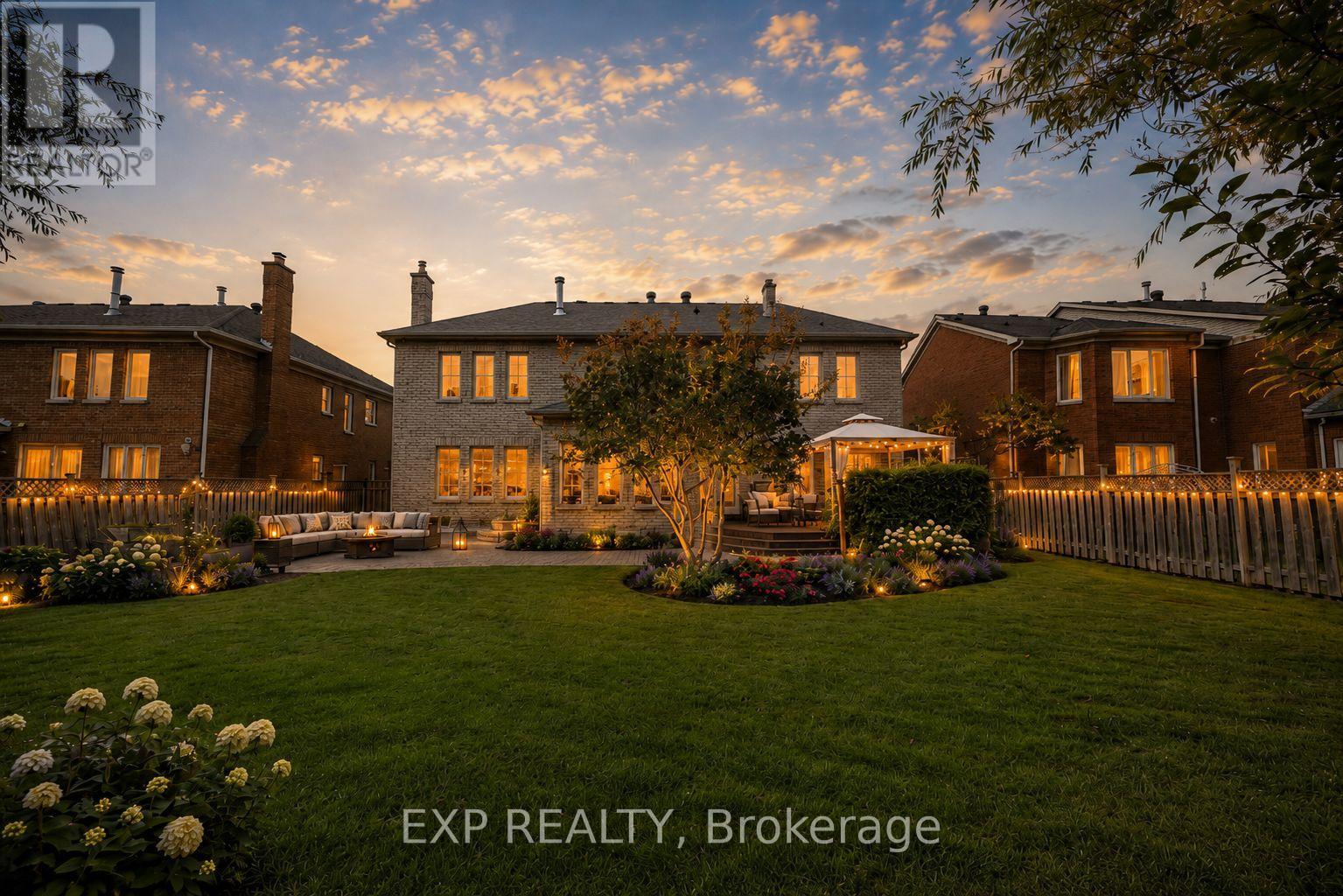 Residential in Richmond Hill (Bayview Hill) 2