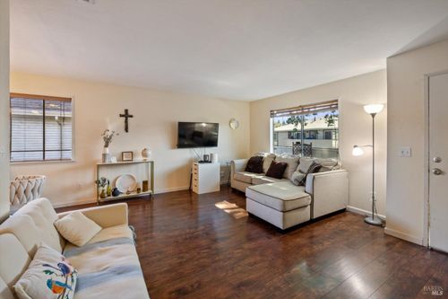 apt-4-1951 Aletha Ln, Vacaville, CA, 95687-6157 | Card Image