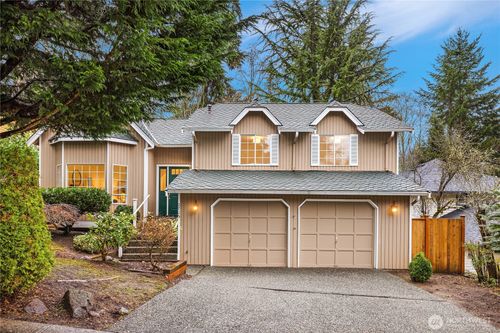 2715 Ne 184th Pl, Lake Forest Park, WA, 98155-4063 | Card Image