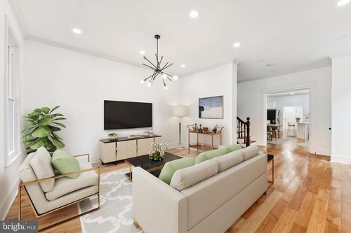 2105 4th St Ne, WASHINGTON, DC, 20002-1215 | Card Image