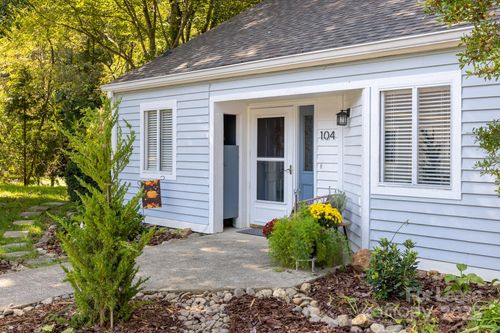 104 Llama Way, Black Mountain, NC, 28711-3847 | Card Image