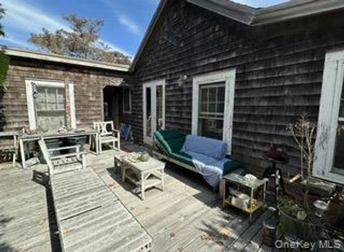 263 East Walk, Sayville, NY, 11782 | Card Image