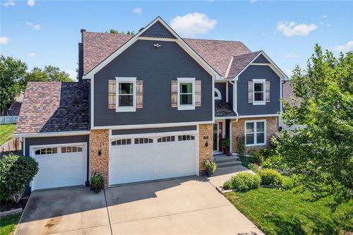 297 W Westhoff Pl, Gardner, KS, 66030-1291 | Card Image
