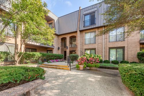 apt-111-3 The Court Of Harborside, Northbrook, IL, 60062-3223 | Card Image
