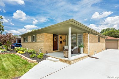 23460 Radclift Street, Home with 3 bedrooms, 2 bathrooms and null parking in Oak Park MI | Image 2