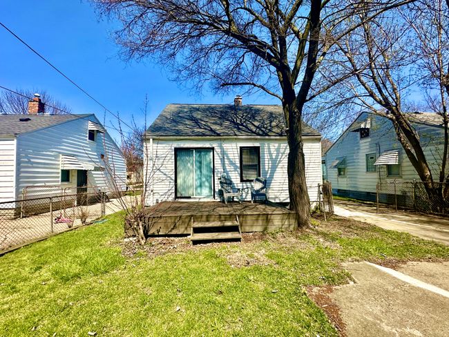 19412 Kenosha St, House other with 3 bedrooms, 1 bathrooms and null parking in Harper Woods MI | Image 22