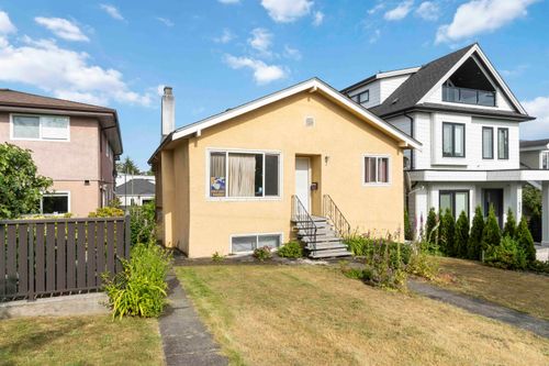 620 Slocan St, Vancouver, BC, V5K3X7 | Card Image
