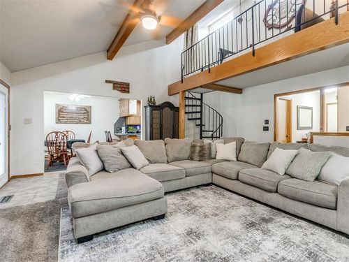 1325 Nw 9th St, Moore, OK, 73170-1009 | Card Image