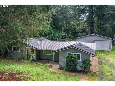 5410 Woahink Dr, House other with 3 bedrooms, 2 bathrooms and 4 parking in Florence OR | Image 1