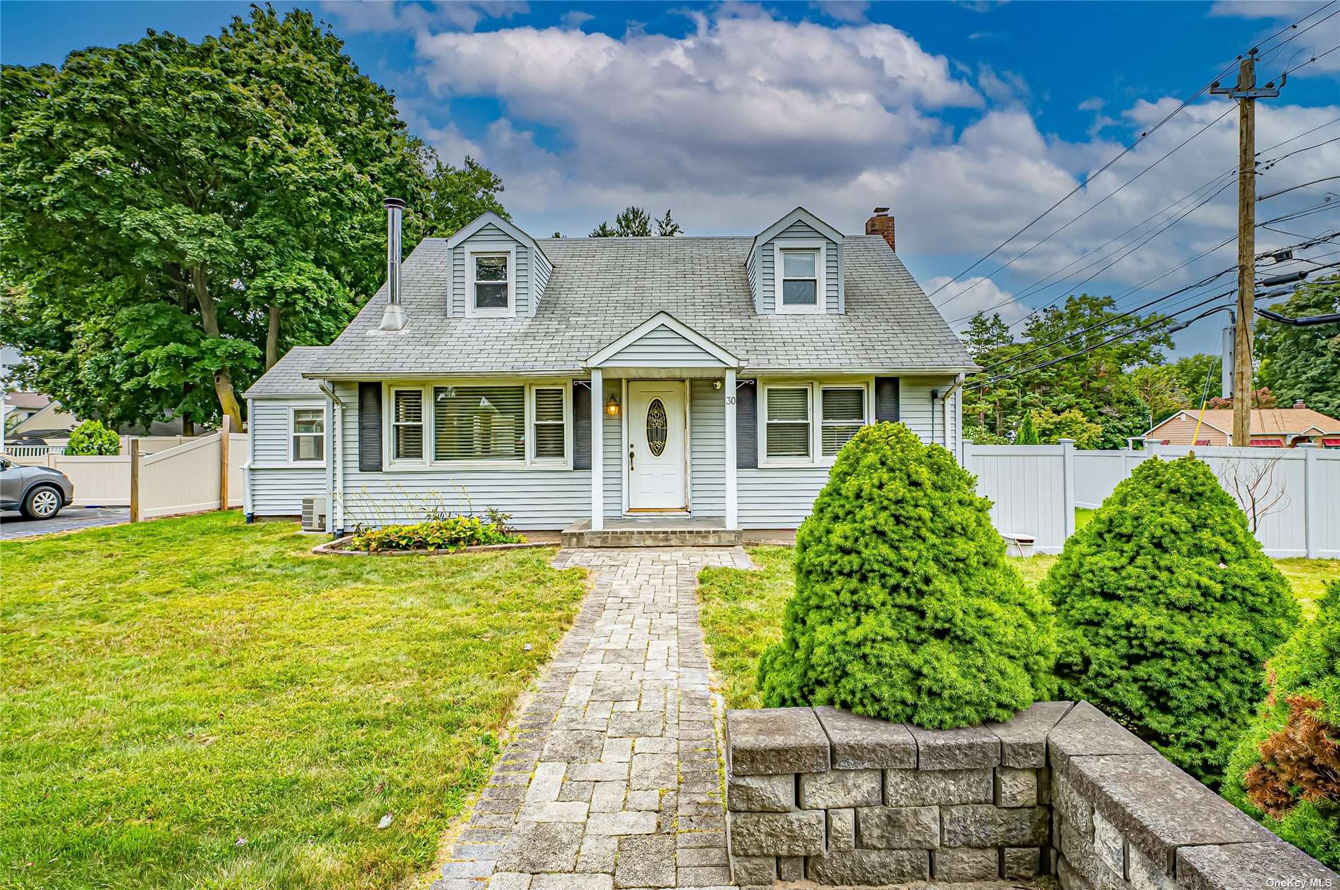 Cayuga Ave, East Northport, NY 11731