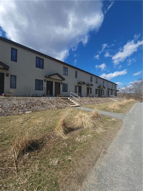 3-3 Brook Front Ln, Pomfret Center, CT, 06259-1836 | Card Image