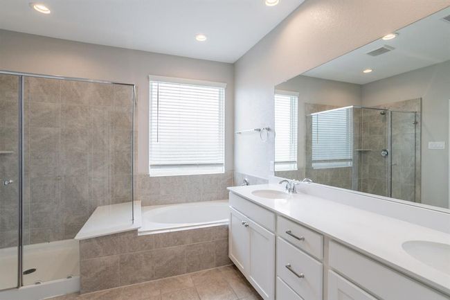 9917 Brickhouse Dr, House other with 3 bedrooms, 3 bathrooms and 2 parking in Houston TX | Image 24
