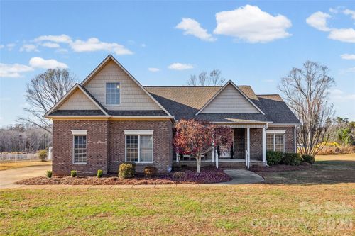 310 Clarendon Estates Dr, Clover, SC, 29710-8827 | Card Image