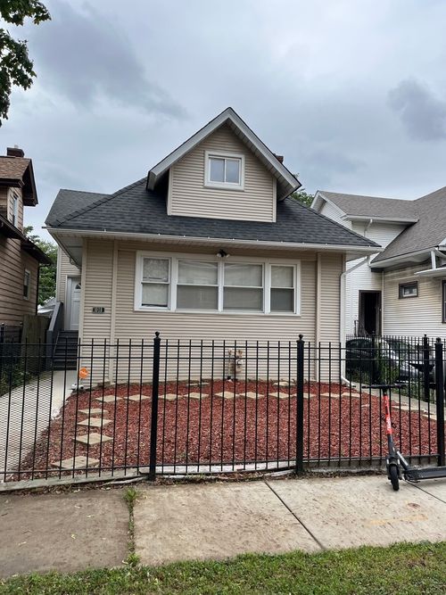 1018 N Latrobe Street, Chicago, IL, 60651 | Card Image