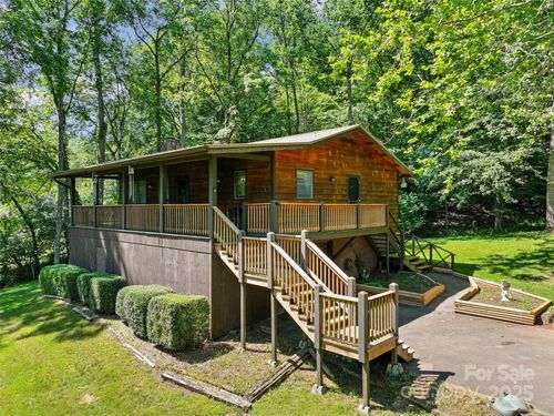 250 Turkey Pen Rd, Franklin, NC, 28734-7933 | Card Image