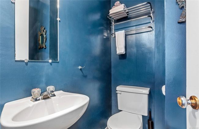 931 Mesher Pl, House other with 3 bedrooms, 3 bathrooms and 4 parking in Esquimalt BC | Image 42