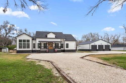 36734 Stirrup Rd, Wallis, TX, 77485-8067 | Card Image