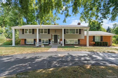 87 E Maryknoll Rd, Rochester Hills, MI, 48309-1951 | Card Image