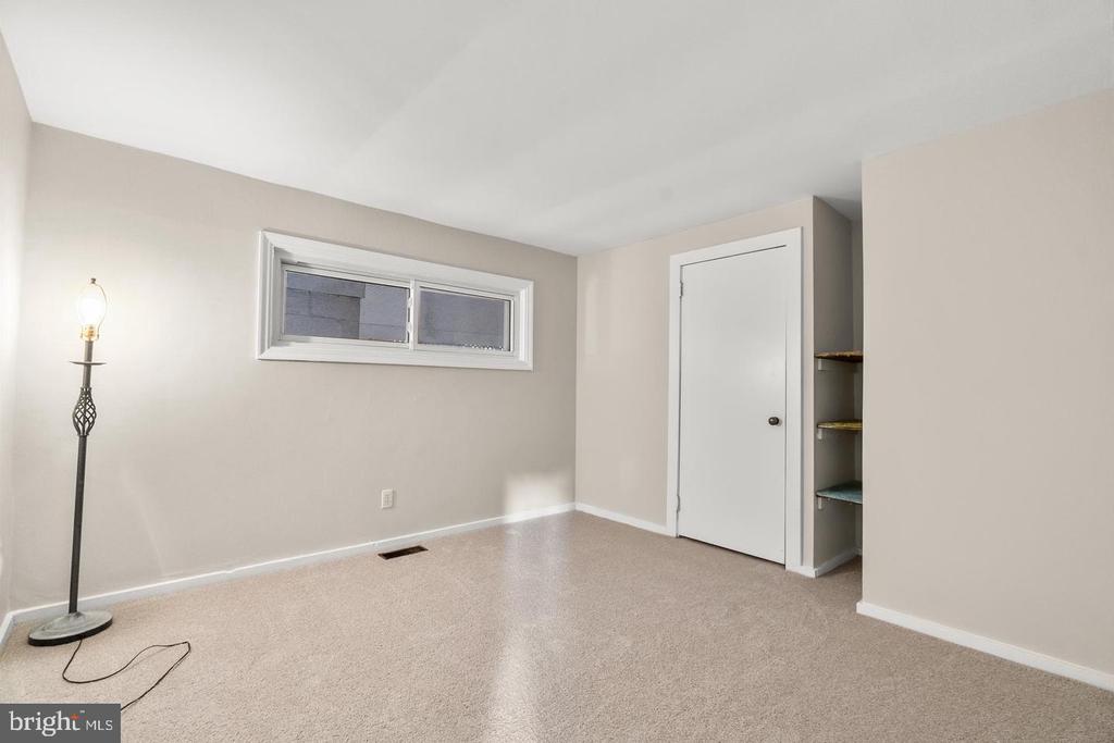 Residential in MAPLE SHADE 3