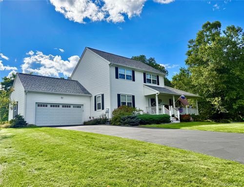 41 W Deer Trail, Pawling, NY, 12564 | Card Image
