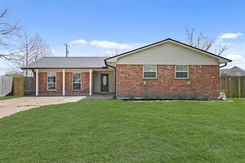 303 Rachael Ln, Friendswood, TX, 77546-3740 | Card Image