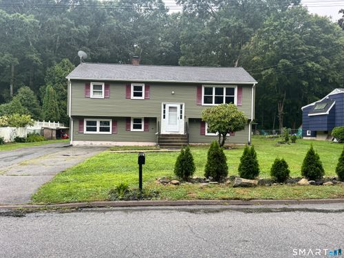 9 Fulmore Dr, Waterford, CT, 06385-1503 | Card Image