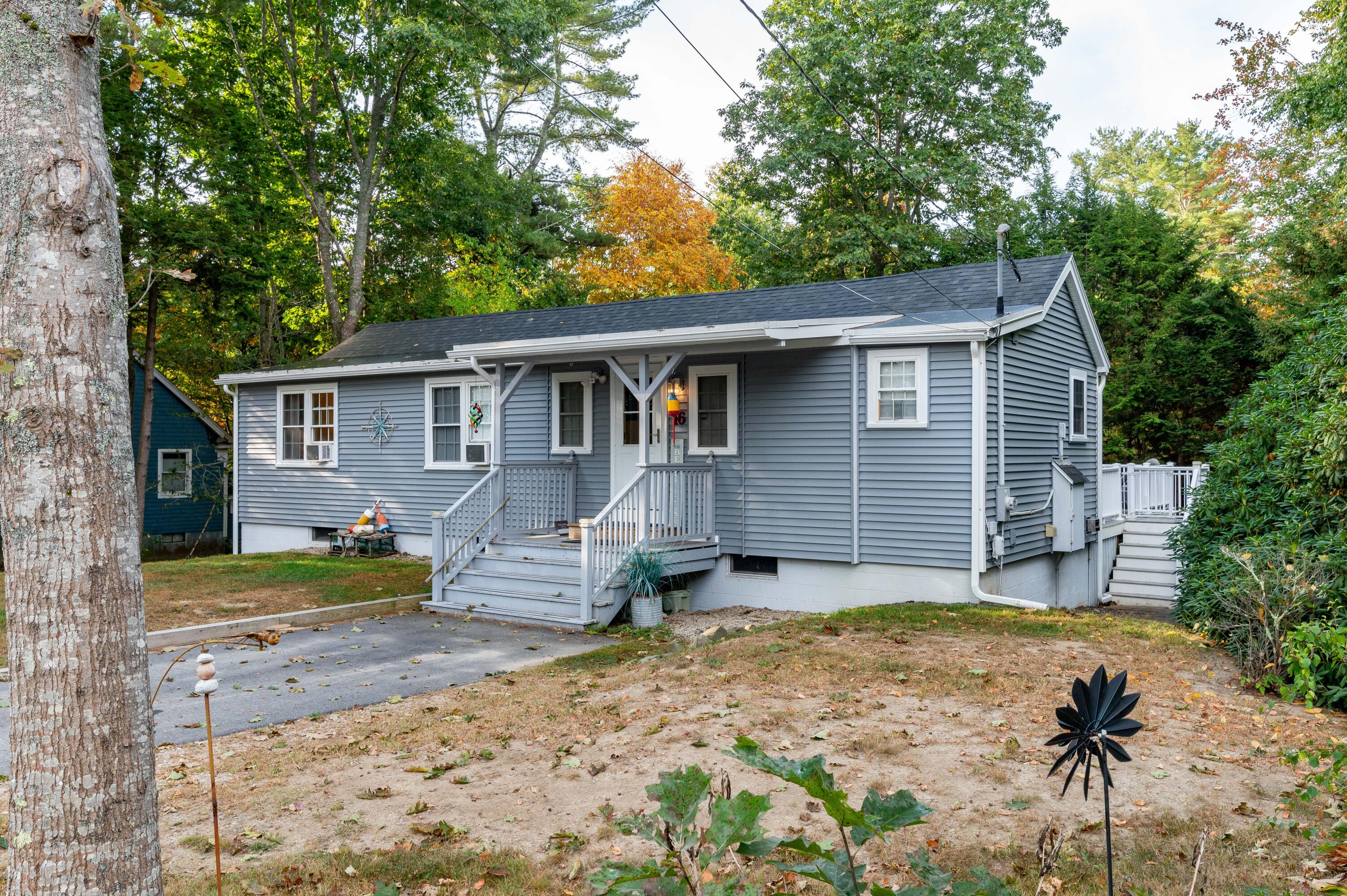 Paul St, York, ME 03909