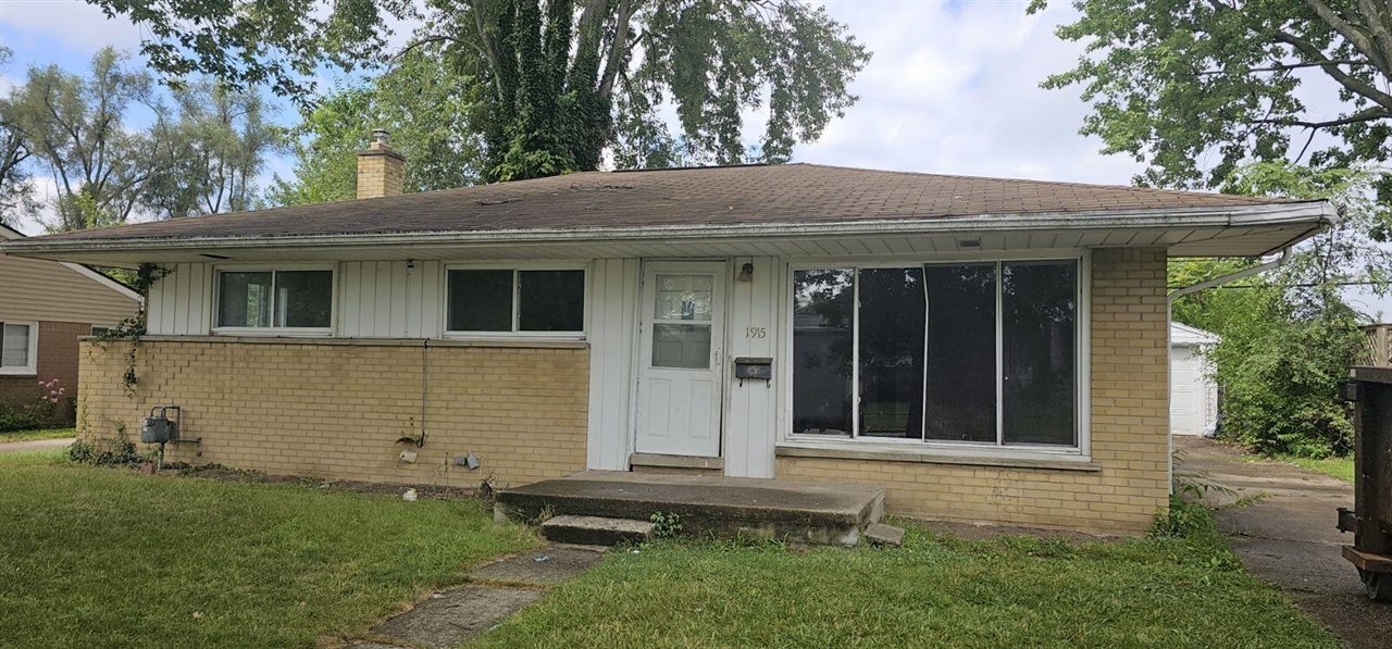 Eileen St, Ypsilanti, MI 48198