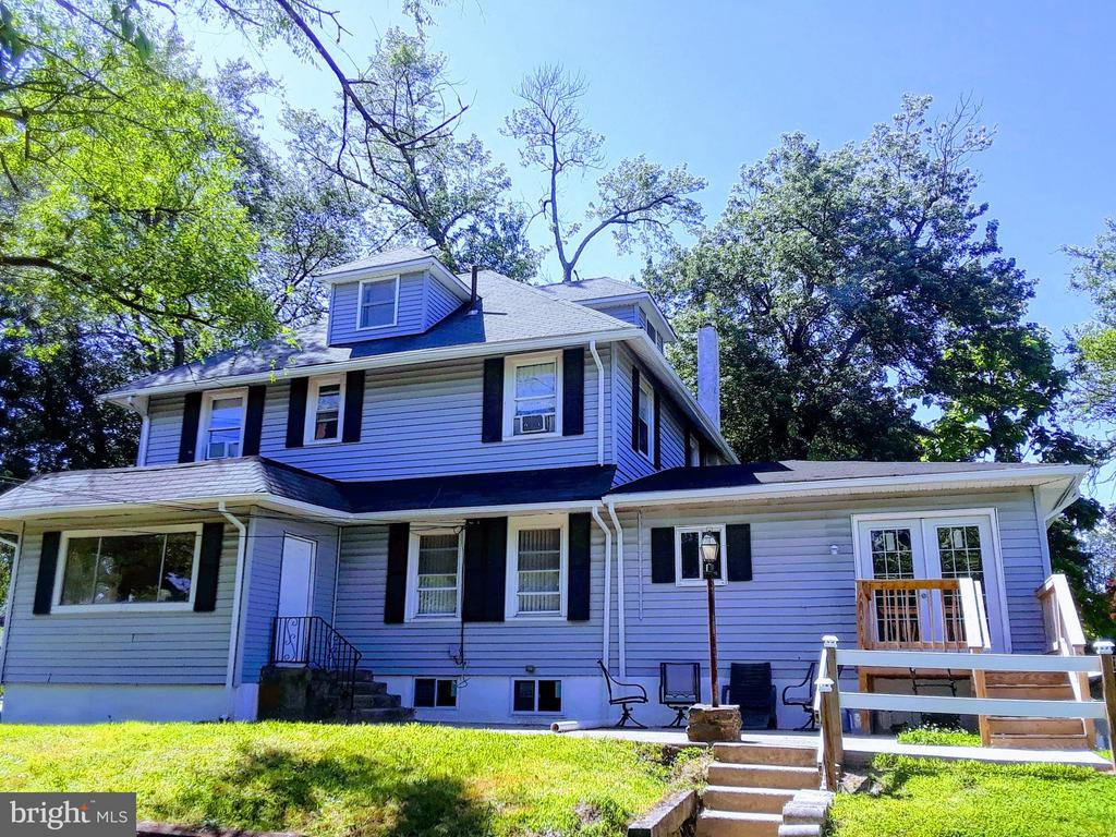 Stone Rd, Laurel Springs, NJ 08021