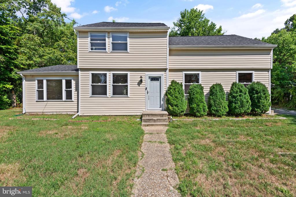 Lantern Ln, Clinton, MD 20735