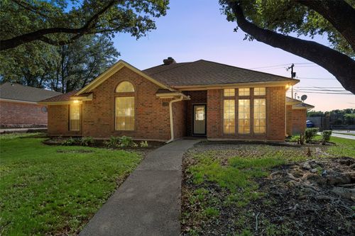 416 Meadow Mountain Dr, Waco, TX, 76712-8166 | Card Image