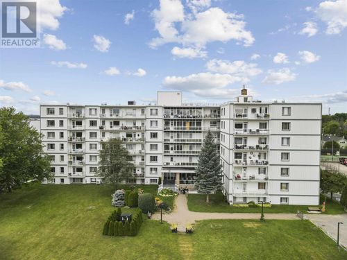 99 Pine St, Sault Ste. Marie, ON, P6A3Y3 | Card Image