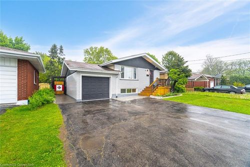 297 Mohawk Rd W, Hamilton, ON, L9C1W2 | Card Image