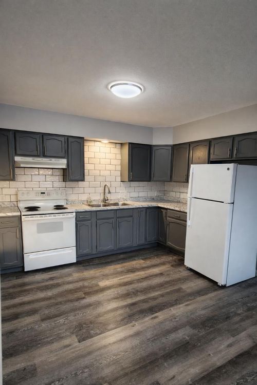 apt-18-114 Lake Ave S, Spicer, MN, 56288-8603 | Card Image