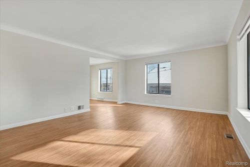 60 W Harry Ave, Hazel Park, MI, 48030-2038 | Card Image