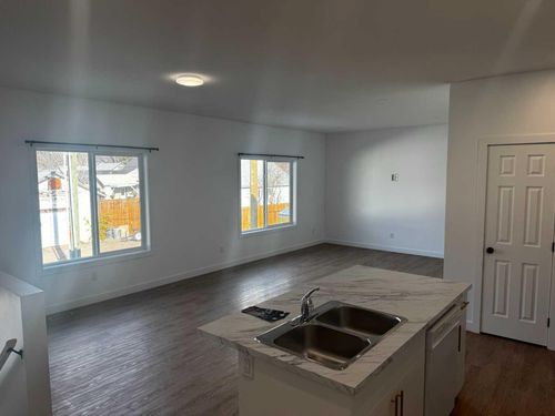 2-212 1 Avenue E, Brooks, AB, T1R0G9 | Card Image